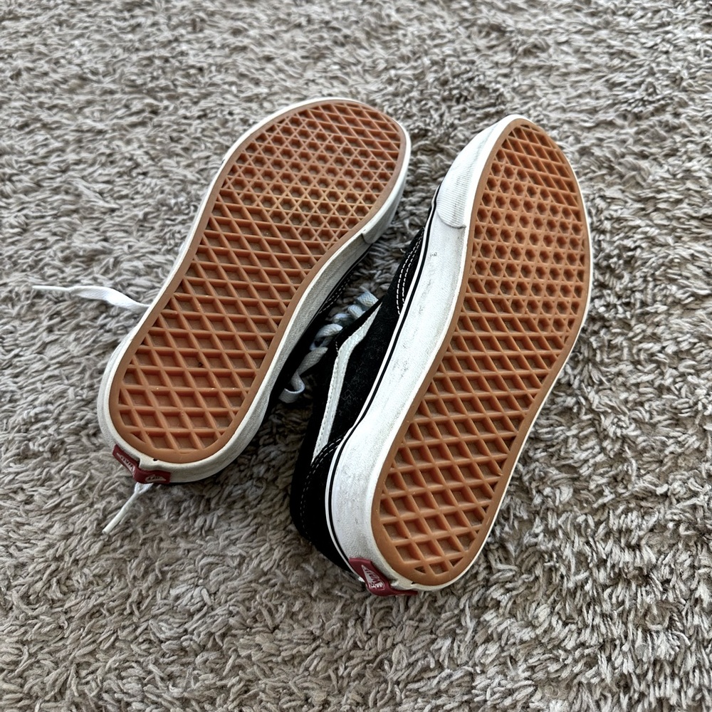 Vans - Picture 4 of 4